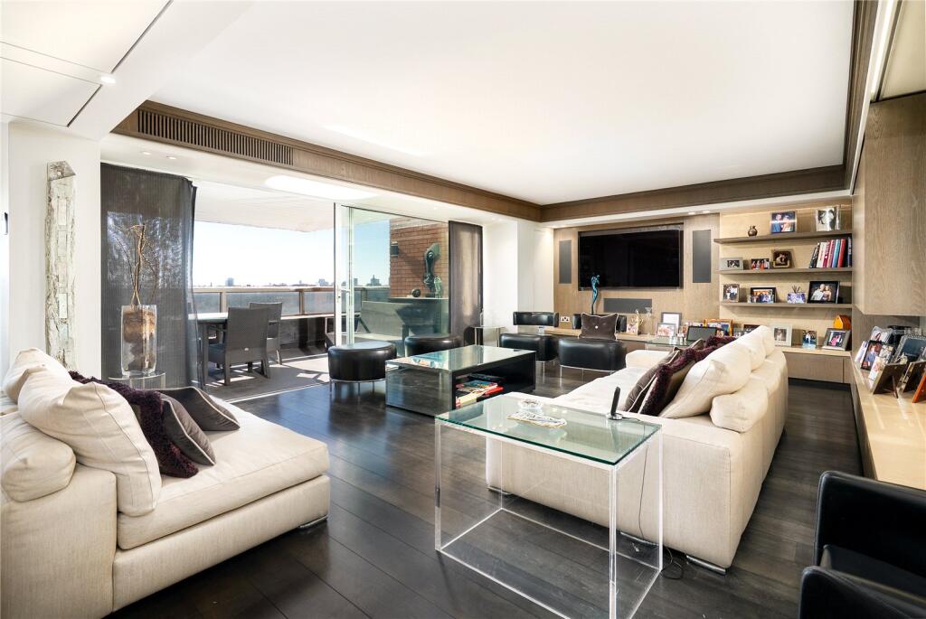 3 bedroom apartment for sale in Park St James, St John's Wood, London, NW8